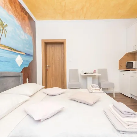 Apartments Song Of Joys Makarska Exterior photo