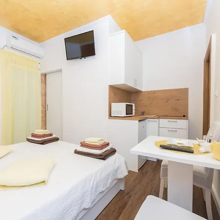 Apartments Song Of Joys Makarska Exterior photo