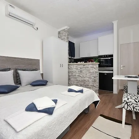 Apartments Song Of Joys Makarska Exterior photo
