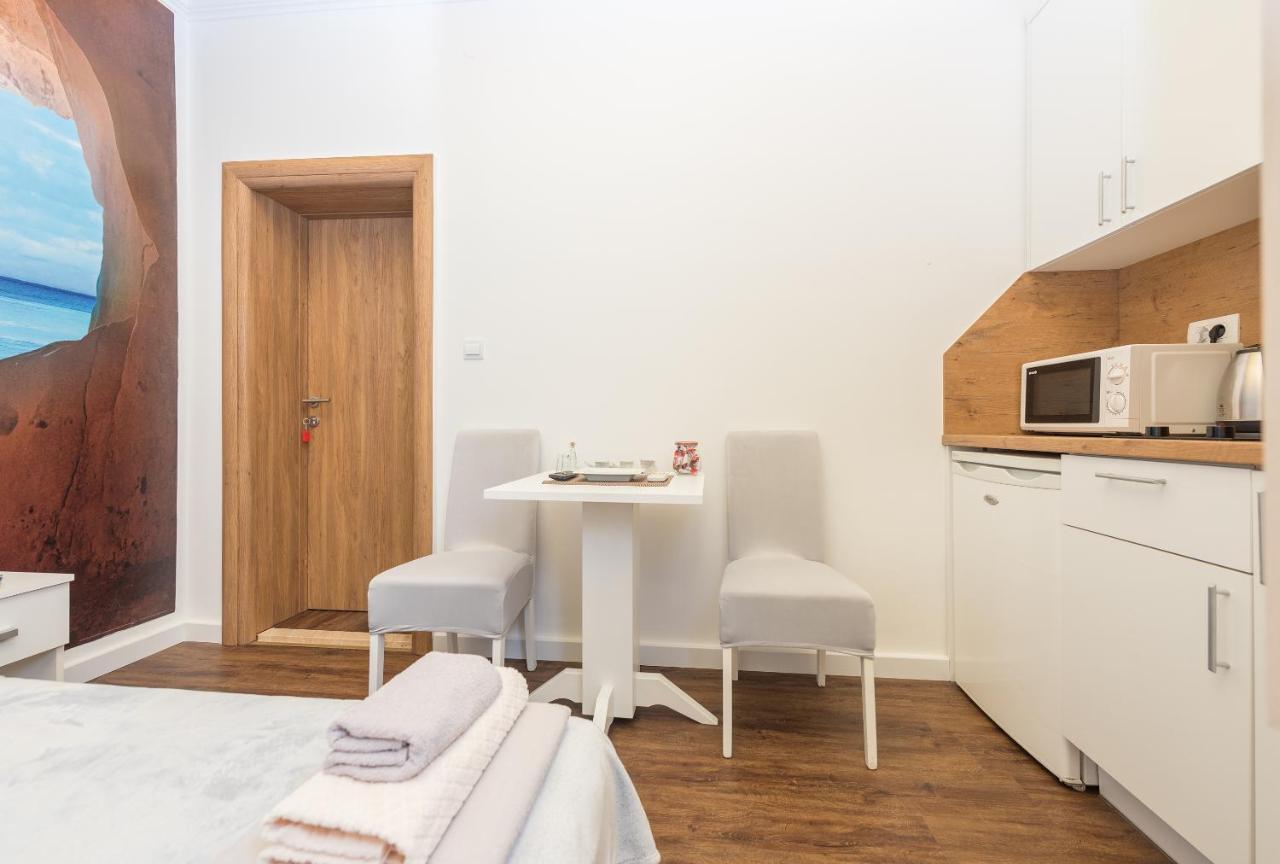 Song Of Joys Apartment Makarska